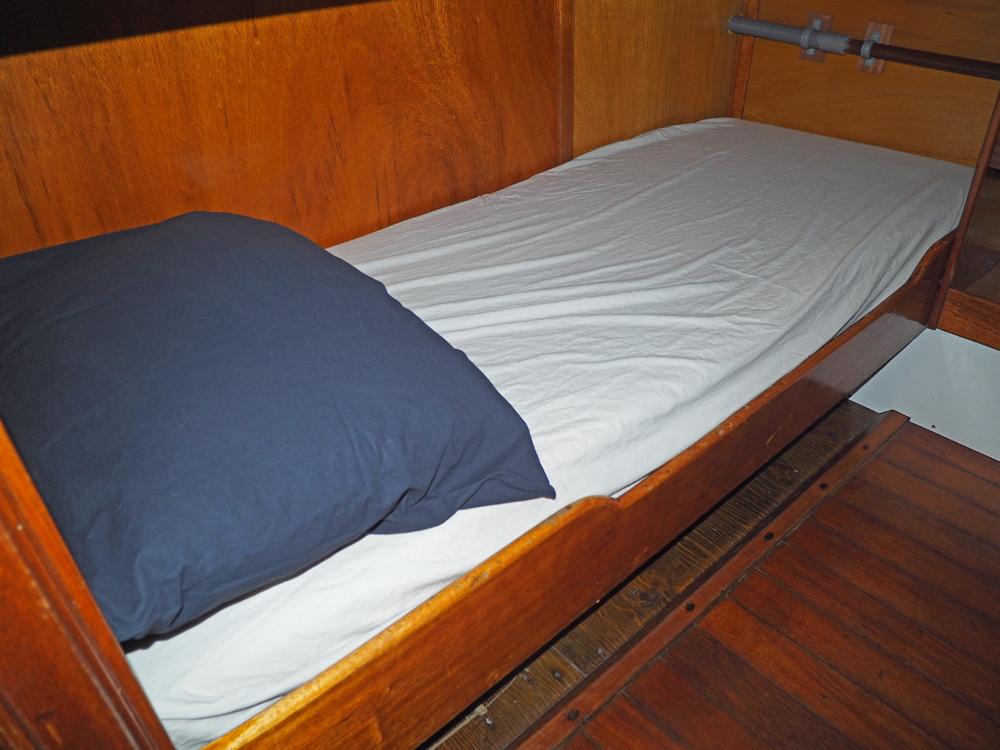 Cabin en avant, H&eacute;bergements